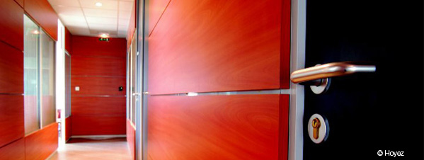 Cloisons et panneaux amovibles sur Montpellier - Joint creux et vitrée bord à bord - AB Structures